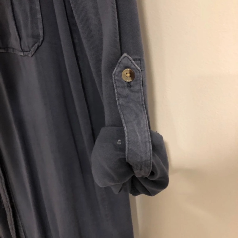 Button down - Picture 3 of 7